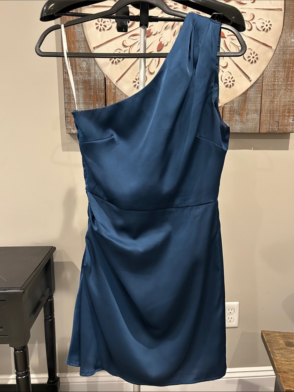Lulu's One-Shoulder Satin Dress in Dark Blue Size Small/ Ready for a night out?!